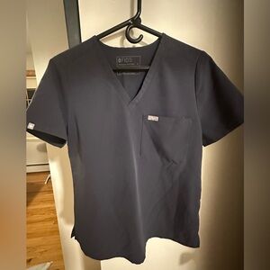 Figs Woman’s Quiet Navy blue V-Neck scrub top - medium *rare color*